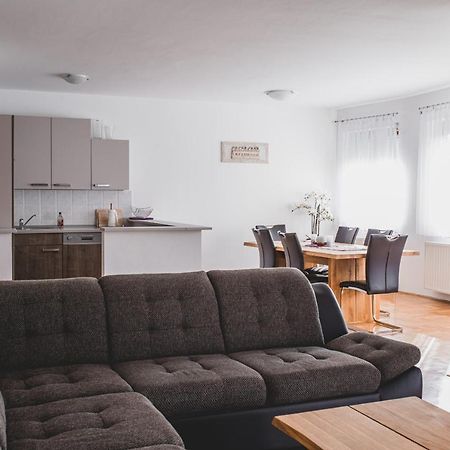 Helles 3 Schlafzimmer Apartment Zwischen Zagreb Zentrum & Natur Exteriér fotografie