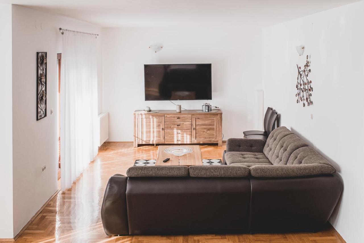 Helles 3 Schlafzimmer Apartment Zwischen Zagreb Zentrum & Natur Exteriér fotografie