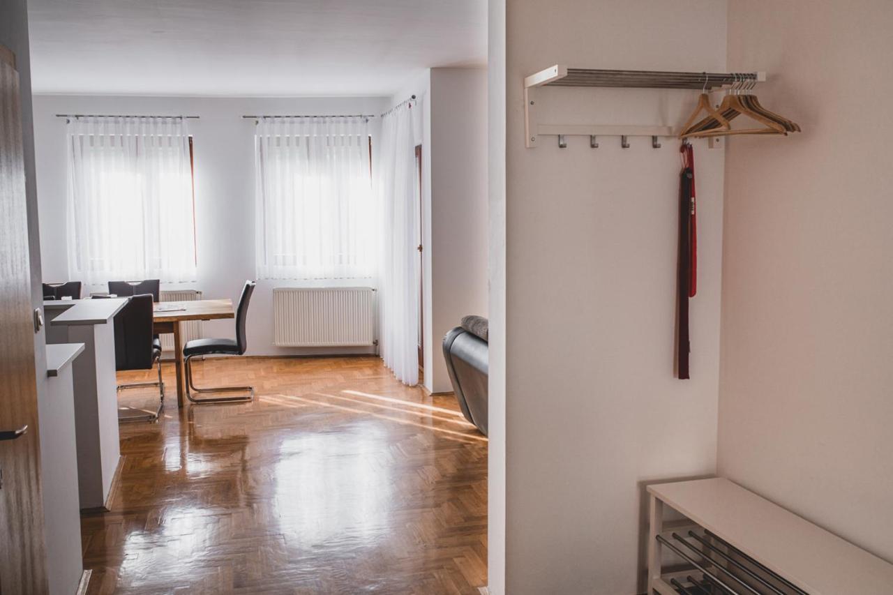 Helles 3 Schlafzimmer Apartment Zwischen Zagreb Zentrum & Natur Exteriér fotografie