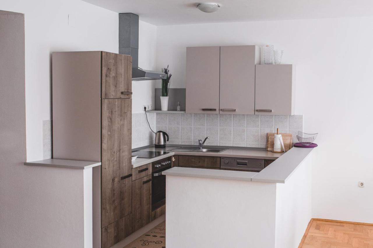 Helles 3 Schlafzimmer Apartment Zwischen Zagreb Zentrum & Natur Exteriér fotografie